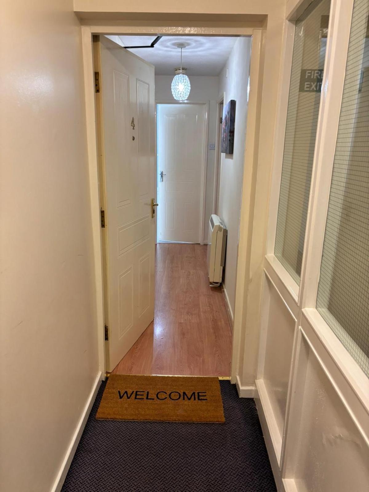 Lovely 2 Dbl Bed Apartment Near Heaton Park And North Manchester Hospital With Parking Ngoại thất bức ảnh