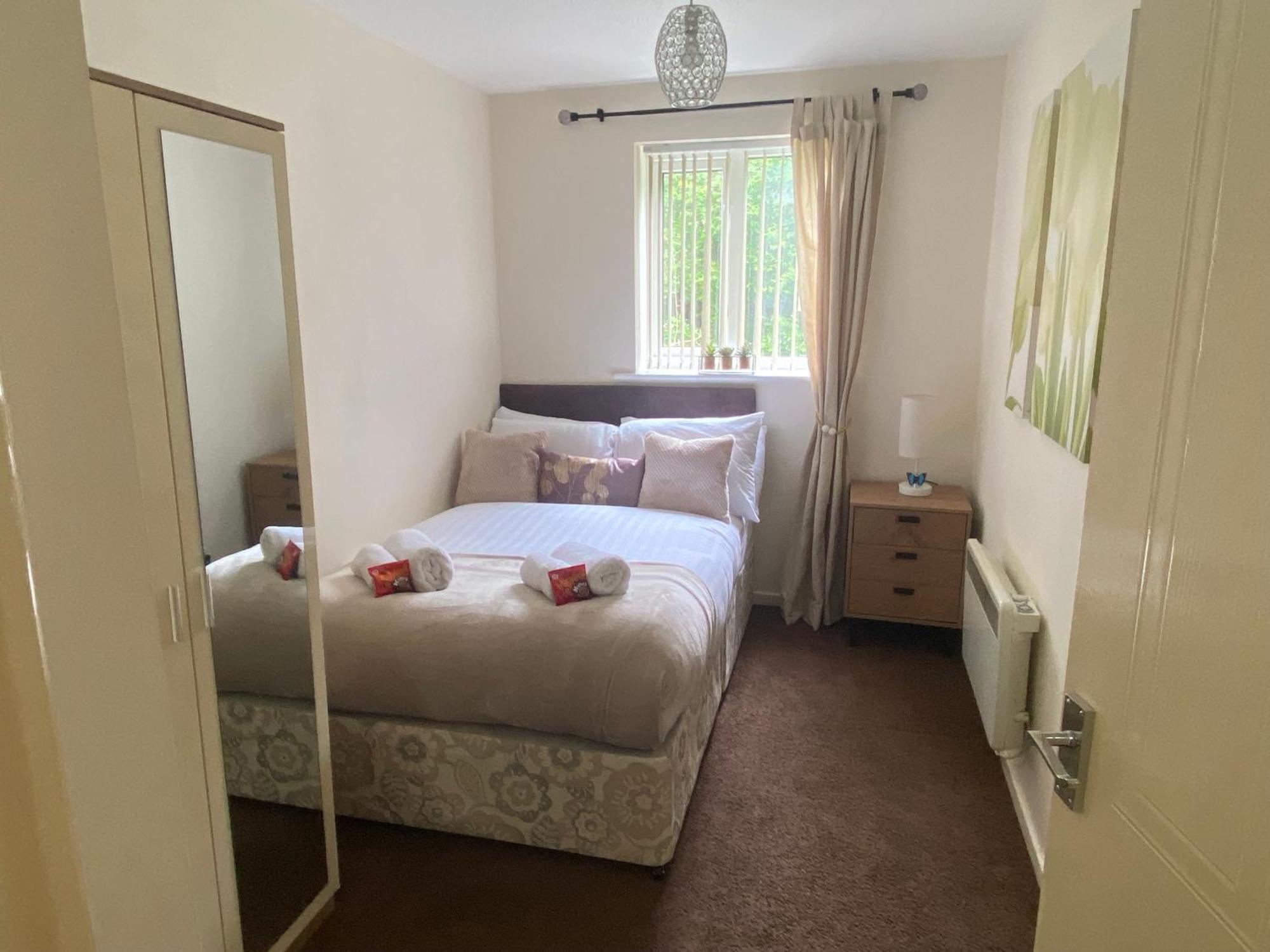 Lovely 2 Dbl Bed Apartment Near Heaton Park And North Manchester Hospital With Parking Ngoại thất bức ảnh